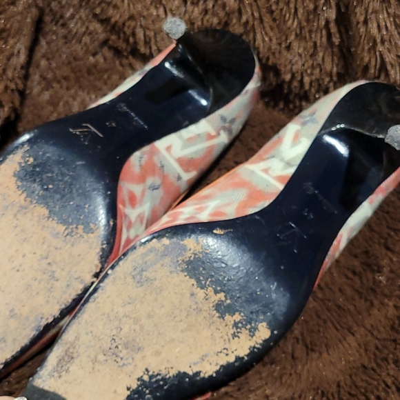 Louis Vuitton Women multi color heels - Picture 3 of 5